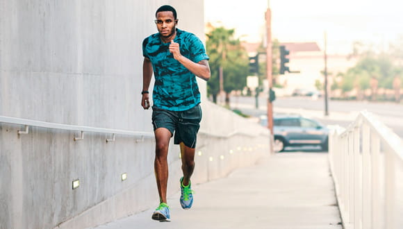 How to Become a Better Runner with Hill Training: 8 Tips for Getting ...