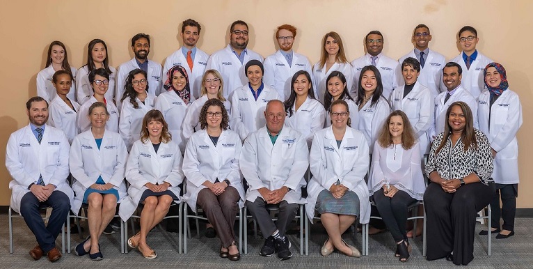 group photo of 2021-2022 family medicine residents, seated