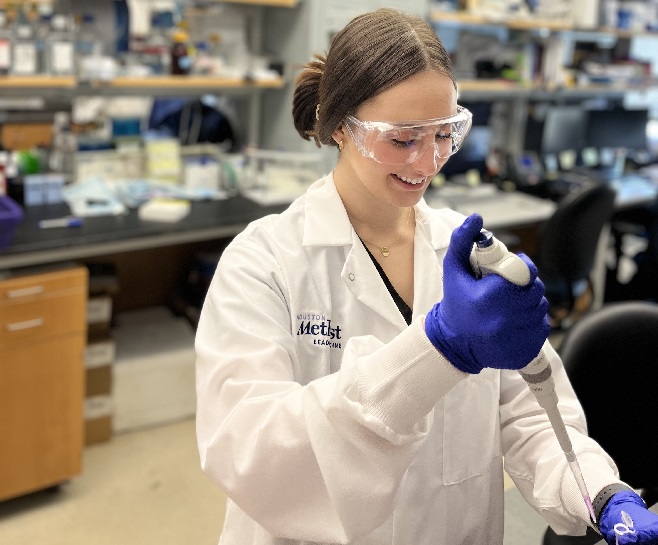 Intern and Mentor reviewing lab techniques